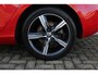 Volvo V40 T3 Automaat Polar+ Sport | Trekhaak | Panoramadak | Parkeercamera | Verwarmbare Voorstoelen | Navigatie | Cruise Control | Bluetooth Telefonie & Multimedia | 17'' Lichtmetalen Velgen | LED Koplampen |
