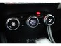 Renault Captur 1.3 TCe 130 PK Intens - Aut. | Dig. Cockpit | Stoelverw. | Bose | Cruise | Camera+PDC | Nav+App.Connect | Led | 18'' | Rijmodus | V