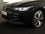 Volkswagen Golf 1.5 eHybrid Life Edition 204 pk Automaat (DSG) | Verlengde garantie | Navigatie via App | Panoramadak | Parkeersensoren (Park assist) | Achteruitrijcamera |