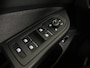 Volkswagen Golf 1.5 eHybrid Life Edition 204 pk Automaat (DSG) | Verlengde garantie | Navigatie via App | Panoramadak | Parkeersensoren (Park assist) | Achteruitrijcamera |
