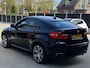 BMW X6 M XDrive 50i 408 PK High Executive NIEUWSTAAT MEMORY SOFT CLOSE APPLE CARPLAY CAMERA LEER