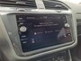 Volkswagen Tiguan 1.4 TSI eHybrid R-Line Business+ | PANO-SCHUIFDAK | STOEL-STUURWIELVERWARMING | NAVIGATIE | KLIMAATREGELING | IQ LIGHT