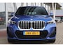 BMW X1 (u11) 18i SDRIVE AUTOMAAT M-SPORT SHADOW LINE Navi | Cruise | Camera | Sfeerverl. | Keyless | Led | 18 Inch LM |
