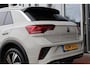 Volkswagen T-Roc 1.5TSI 150PK AUTOMAAT R-LINE Navi Carplay | Adapt.Cruise | Electr.Klep | Camera | Keyless | Stoel/stuurverw. | IQ Light |