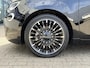 Fiat 500e 3+1 La Prima 42 kWh | Leder/Navi/Camera/Adapt.Cruise/Clima/Stoelverwarming/17" All Season banden