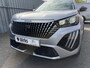 Peugeot e-2008 EV Allure 50 kWh (Keyless Entry - LED - Parkeersensoren V+A - Navigatie - Automatische Airco - 3D Cockpit - Apple Carplay)