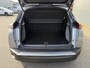 Peugeot e-2008 EV Allure 50 kWh (Keyless Entry - LED - Parkeersensoren V+A - Navigatie - Automatische Airco - 3D Cockpit - Apple Carplay)