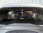 Peugeot e-2008 EV Allure 50 kWh (Keyless Entry - LED - Parkeersensoren V+A - Navigatie - Automatische Airco - 3D Cockpit - Apple Carplay)