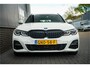 BMW 3-Serie Touring 330e 293 pk High Executive M-Sportpakket / Pano-Dak/ Laser/ Adap.Cruise/ Keyless/ Camera/ Sport-Stoelen/ Stoel.Verw/ Stuur-Verw/ 19'' LMV