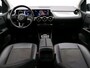 Mercedes-Benz B-klasse 180 Business Solution Trekhaak | Ledkoplampen | Stoelverwarming | Licht- en zicht pakket | Parkeerpakket met achteruitrijcamera. Inclusief 24 maanden Mercedes-Benz Certified garantie voor Europa.