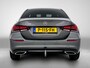 Mercedes-Benz A-klasse 180 Business Solution Ledkoplampen | Stoelverwarming | Parkeerpakket met achteruitrijcamera | Sfeerverlichting | Trekhaak | Inclusief 24 maanden Mercedes-Benz Certified garantie voor Europa.