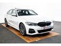 BMW 3-Serie 330e M Sport - schuif/kanteldak - Head up - Elektrisch verwarmde/verstelbare stoelen - Hifi - Comfort Access - Cruise control - Active Guard Plus - Driving Assistant - Sportstoelen -