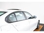 BMW 3-Serie 330e M Sport - schuif/kanteldak - Head up - Elektrisch verwarmde/verstelbare stoelen - Hifi - Comfort Access - Cruise control - Active Guard Plus - Driving Assistant - Sportstoelen -