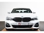 BMW 3-Serie 330e M Sport - schuif/kanteldak - Head up - Elektrisch verwarmde/verstelbare stoelen - Hifi - Comfort Access - Cruise control - Active Guard Plus - Driving Assistant - Sportstoelen -