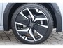 Peugeot 208 1.2 100PK GT PACK | Camera Voor + Achter | Sfeerverlichting | Keyless | Apple Carplay / Android Auto | Achterbank in delen neerklapbaar | Achterspoiler | Achteruitrijcamera