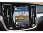 Volvo V60 B3 177PK Essential Black Edition | Leder | Getint Glas | 18'' | Climate |
