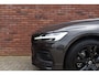 Volvo V60 B3 177PK Essential Black Edition | Leder | Getint Glas | 18'' | Climate |