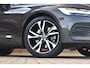 Volvo V60 B3 177PK Essential Edition | Leder | Getint Glas | 18'' | Climate | Black Pack |