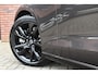 Volvo V60 B3 177PK Essential Black Edition | Leder | Getint Glas | 18'' | Climate |