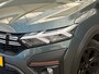 Dacia Jogger 1.6 Hybrid 140 Extreme 5p. Navigatie | Carplay | Climate Control | 16" Lichtmetaal | Digitaal Dashboard | Camera | Keyless | Achteruitrijcamera | Airco (automatisch) | Apple Carplay/Android Auto|telefoonintegratie premium