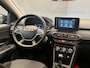 Dacia Jogger 1.6 Hybrid 140 Extreme 5p. Navigatie | Carplay | Climate Control | 16" Lichtmetaal | Digitaal Dashboard | Camera | Keyless | Achteruitrijcamera | Airco (automatisch) | Apple Carplay/Android Auto|telefoonintegratie premium