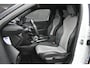Peugeot e-2008 EV GT Pack 50 kWh 3 Fase 88% SOH | Alcantara | Stoelverwarming | Sfeerverlichting | 18"LMV | Climate Control | Navigatie | !!