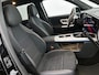 Mercedes-Benz GLB 250+ Business Solution AMG 7p. 85.5 kWh | Premium pakket | Winterpakket | Nightpakket | Parkeerpakket | Trekhaak | Vast panoramadak | Sfeerverlichting | GUARD 360° | 19” vijfspaaks AMG-velgen |