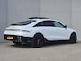 Hyundai Ioniq 6 First Edition AWD 77.4 kWh / SOH 100% / Fabrieksgarantie tot 02-2028 / Dealer onderhouden / CCS snelladen / WLTP bereik 519 km bereik stad 658 / Head Up Display / Trekgewicht 1.500 kg / Glazen schuif- en kanteldak / Stuur- Stoel & Achterbank verwarming / Bose Audio Systeem / Rondomzicht camera / Elektrische achterklep / Warmtepomp /