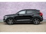 Volvo XC40 1.5 T5 Recharge R-Design | Trekhaak | 360° Camera | Harman/Kardon Audio | Panorama dak | Elektrisch Verstelbare Voorstoelen | Stoelverwarming voor en achter | BLIS | Cruise Control Adaptief | Keyless Entry | Elektrische Achterklep | Navigatie