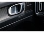 Volvo XC40 1.5 T5 Recharge R-Design | Trekhaak | 360° Camera | Harman/Kardon Audio | Panorama dak | Elektrisch Verstelbare Voorstoelen | Stoelverwarming voor en achter | BLIS | Cruise Control Adaptief | Keyless Entry | Elektrische Achterklep | Navigatie