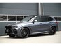BMW X5 xDrive45e M-SPORT / PANO / TREKHAAK / MEMORY / 22" / DEALERONDERHOUDEN / ARCTIC GREY / TOPSTAAT