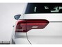 Volkswagen T-Roc 1.5 TSI Sport R afneembare Trekhaak | Stoel\Stuur verwarming | Camera Adaptive cruise | PDC | Carplay | Digitaal cockpit