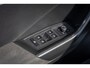 Volkswagen T-Roc 1.5 TSI Sport R afneembare Trekhaak | Stoel\Stuur verwarming | Camera Adaptive cruise | PDC | Carplay | Digitaal cockpit