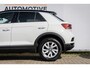 Volkswagen T-Roc 1.5 TSI Sport R afneembare Trekhaak | Stoel\Stuur verwarming | Camera Adaptive cruise | PDC | Carplay | Digitaal cockpit