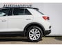 Volkswagen T-Roc 1.5 TSI Sport R afneembare Trekhaak | Stoel\Stuur verwarming | Camera Adaptive cruise | PDC | Carplay | Digitaal cockpit