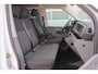 Volkswagen Transporter Kombi 2.0 TDI 110pk L1H1 | Airco | Bluetooth Telefoonvoorbereiding | 9 Zitplaatsen Op Kenteken | Ideaal Voor Camperombouw