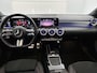 Mercedes-Benz A-klasse 180 AMG Line Night pakket | Panorama schuifdak | Black Multispaaks | Sfeerverlichting | Premium pakket Inclusief 24 maanden MB Certified garantie voor Europa.