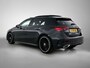 Mercedes-Benz A-klasse 180 AMG Line Night pakket | Panorama schuifdak | Black Multispaaks | Sfeerverlichting | Premium pakket Inclusief 24 maanden MB Certified garantie voor Europa.