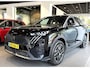 Peugeot 3008 Hybride 145 *** GT *** * TOPMODEL * KHG-86-X. * Navigatie * Trekhaak * Stoel & Stuur Verwarming ** Elektrisch Bedienbare Achterklep * Achteruitrij Camera * Zwart * L.M. Velgen 19' * Adaptive Cruise Control * Keyless Entry & Start * Vingerhoets; Vierde Generatie Eersteklas Service. Al meer dan 100 jaar een begrip in de Brabantse Kempen.