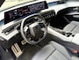 Peugeot 3008 Hybride 145 *** GT *** Le Quatorze Juillet * * Navigatie * Trekhaak * Stoel & Stuur Verwarming ** Elektrisch Bedienbare Achterklep * Achteruitrij Camera * Zwart * L.M. Velgen 19' * Adaptive Cruise Control * Keyless Entry & Start * Vingerhoets; Vierde Generatie Eersteklas Service. Al meer dan 100 jaar een begrip in de Brabantse Kempen.