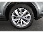 Volkswagen T-Roc 1.5 TSI 150pk DSG Style Trekhaak Camera Stoelverwarming Navigatie