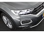 Volkswagen T-Roc 1.5 TSI 150pk DSG Style Trekhaak Camera Stoelverwarming Navigatie