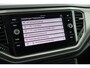 Volkswagen T-Roc 1.5 TSI 150pk DSG Style Trekhaak Camera Stoelverwarming Navigatie