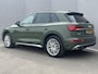 Audi Q5 55 TFSI e S edition / 367 PK! / Elektrische Trekhaak (2.000KG) / Quattro Aandrijving / Virtual Cockpit / Navigatie / S-line Exterieur / Stoelverwarming / Parkeersensoren Voor&Achter / All Season Banden / 20" Lichtmetalen Velgen / Elektrische Kofferbak /