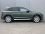 Audi Q5 55 TFSI e S edition / 367 PK! / Elektrische Trekhaak (2.000KG) / Quattro Aandrijving / Virtual Cockpit / Navigatie / S-line Exterieur / Stoelverwarming / Parkeersensoren Voor&Achter / All Season Banden / 20" Lichtmetalen Velgen / Elektrische Kofferbak /