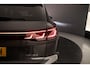 Volkswagen Touareg R Edition 3.0 TSI eHybrid 462pk Tiptronic Trekhaak, Luchtvering, Lederen bekleding, Panoramadak, Adaptive cruise control, Elektrische achterklep, LED matrix koplampen