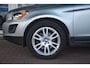 Volvo XC60 2.4 D5 AWD Momentum | ACC | Parkeersensoren | BLIS | Clima | Elek Ramen | NL auto!! | Keurige auto laatste beurt en distributie riem vervangen bij 171400.