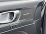 Volvo XC40 Recharge Twin Ultimate 82 kWh | 20" | Leder/Nubuck | Trekhaak | Getint Glas | Panoramadak | 360 Camera | Elektr. verst. Stoelen | Adaptieve Cruise | BLIS | Keyless | Stoel/Stuurverwarming | Warmtepomp