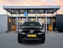 Volvo XC40 Recharge Twin Ultimate 82 kWh | 20" | Leder/Nubuck | Trekhaak | Getint Glas | Panoramadak | 360 Camera | Elektr. verst. Stoelen | Adaptieve Cruise | BLIS | Keyless | Stoel/Stuurverwarming | Warmtepomp