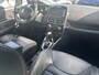 Renault Clio 1.2 TCe Initiale AUTOMAAT l CAMERA l LEDER l VOORSTOELEN VERWARMD l MIDDENARMSTEUN